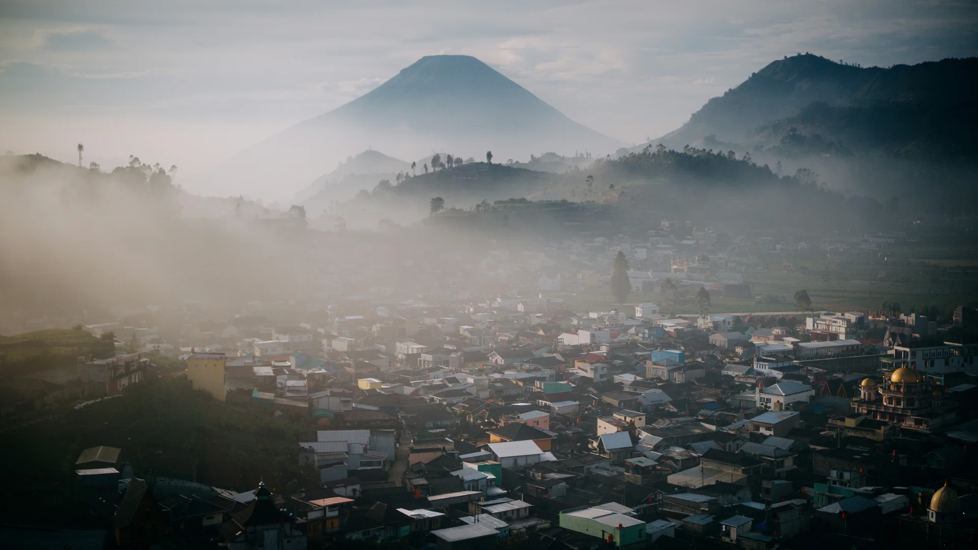 Wisata Negeri di Atas Awan Dieng